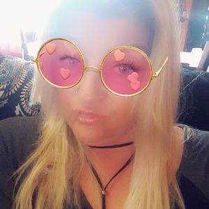 Meet your Posher, Joy